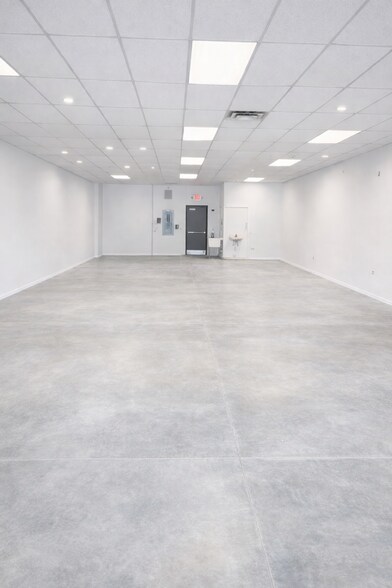 7221 State Park Rd, Fox Lake, IL à louer - Photo de l’immeuble – Image 3 sur 29