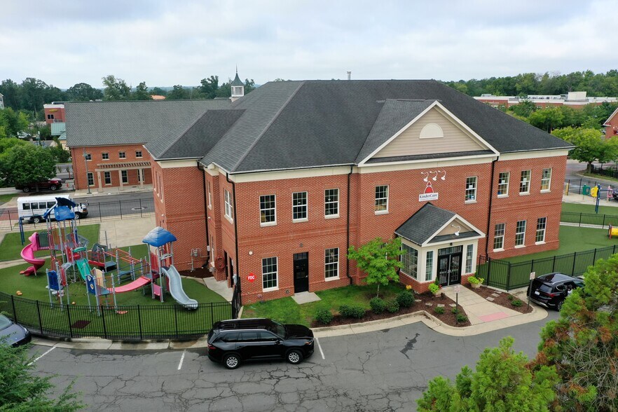 43184 Town Hall Plz, Chantilly, VA à vendre - Photo de l’immeuble – Image 1 sur 2