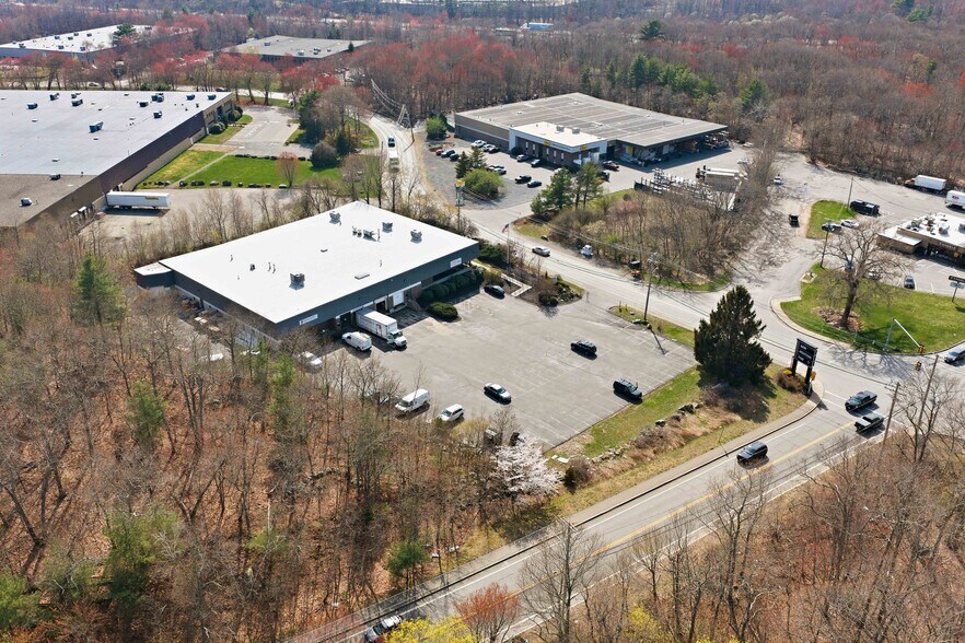 355 Bodwell St, Avon, MA à louer - Photo de l’immeuble – Image 3 sur 5
