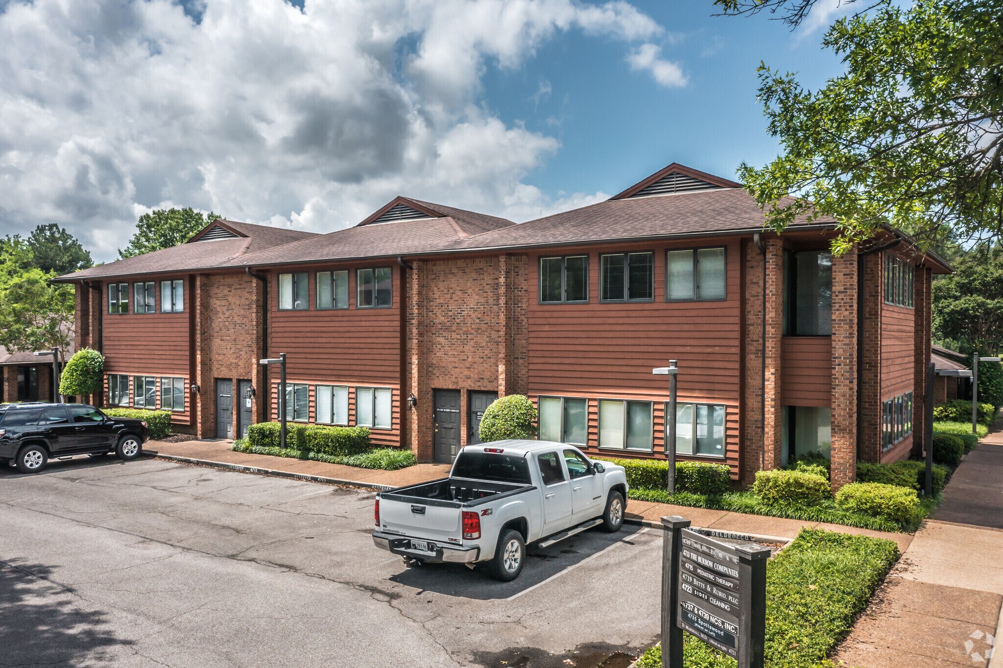 4709-4719 Spottswood Ave, Memphis, TN à louer Photo principale– Image 1 sur 6