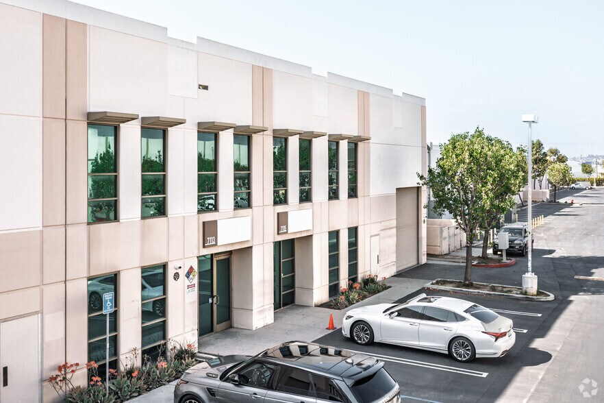 7125 Telegraph Rd, Montebello, CA à louer - Photo de l’immeuble – Image 2 sur 7