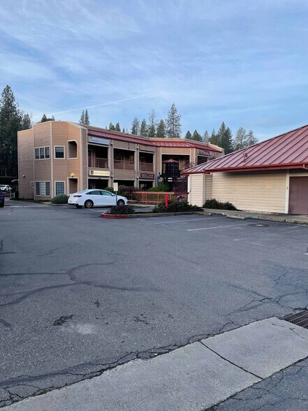 1166 Broadway, Placerville, CA à louer - Photo de l’immeuble – Image 3 sur 10