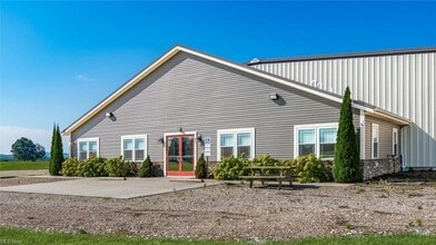 59715 West Rd, New Concord, OH à louer Photo de l’immeuble– Image 2 sur 27