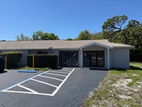 13939 Lakeshore Blvd, Hudson, FL à louer Photo intérieure– Image 1 sur 9