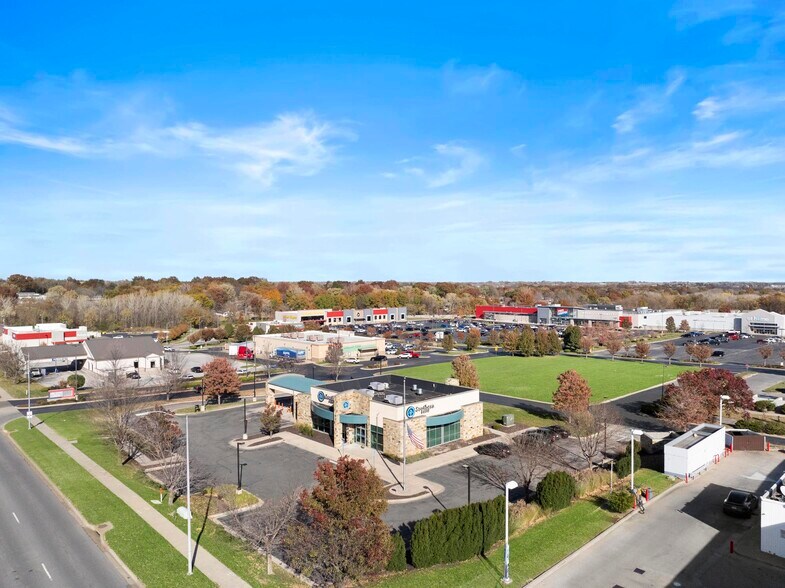 8515 N Oak Tfwy, Kansas City, MO à vendre - Photo de l’immeuble – Image 2 sur 7