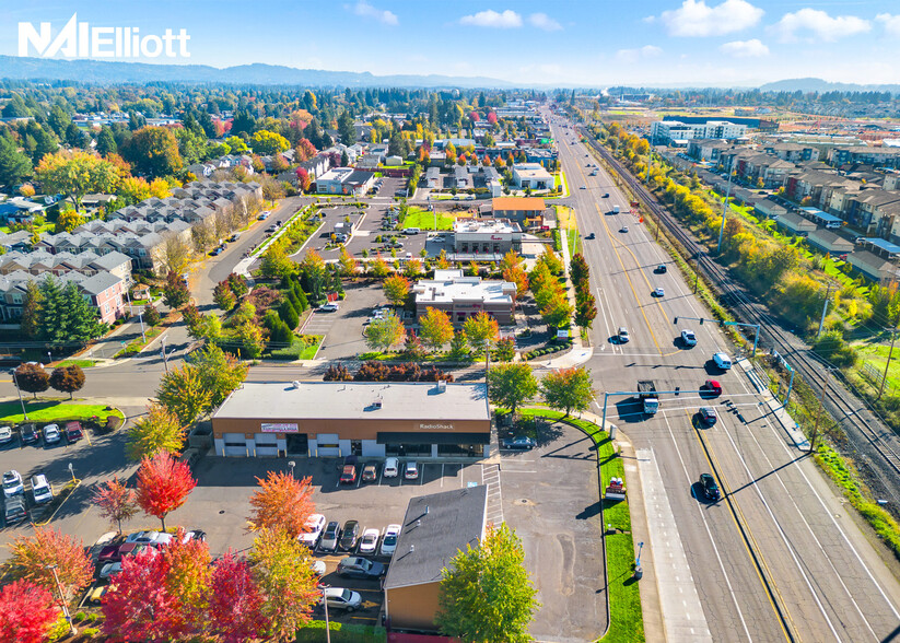 6691-6695 SE Tualatin Valley Hwy, Hillsboro, OR à louer - Photo de l’immeuble – Image 1 sur 8