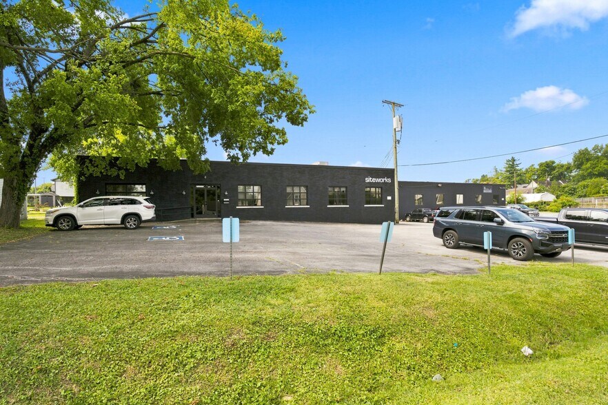 6115 Robertson Ave, Nashville, TN à louer - Photo de l’immeuble – Image 2 sur 77