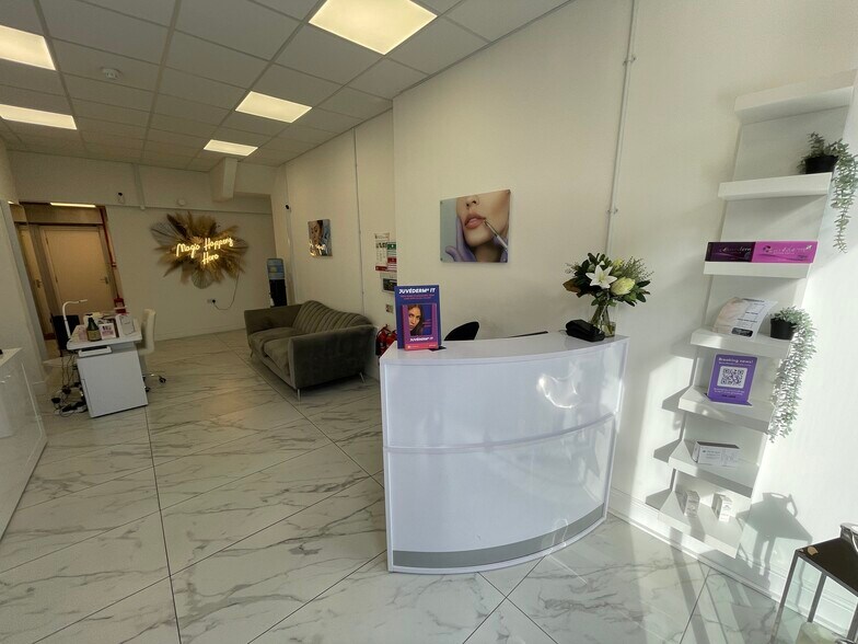 290 High St, Croydon à vendre - Photo de l’immeuble – Image 2 sur 15