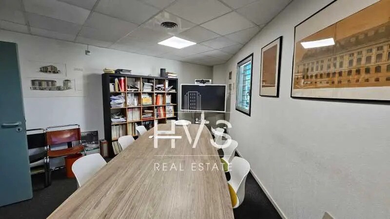 235 Rue Léon Foucault, Aix-en-Provence à vendre - Photo de l’immeuble – Image 2 sur 6