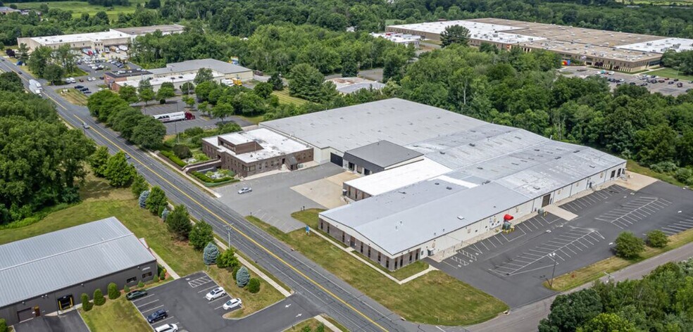 215 Moody Rd, Enfield, CT à louer - Photo de l’immeuble – Image 3 sur 14
