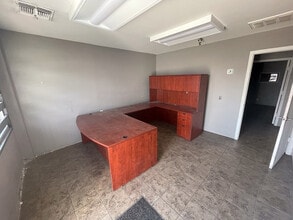 3730-3750 Tompkins Ave, Las Vegas, NV à louer Photo de l’immeuble– Image 2 sur 7