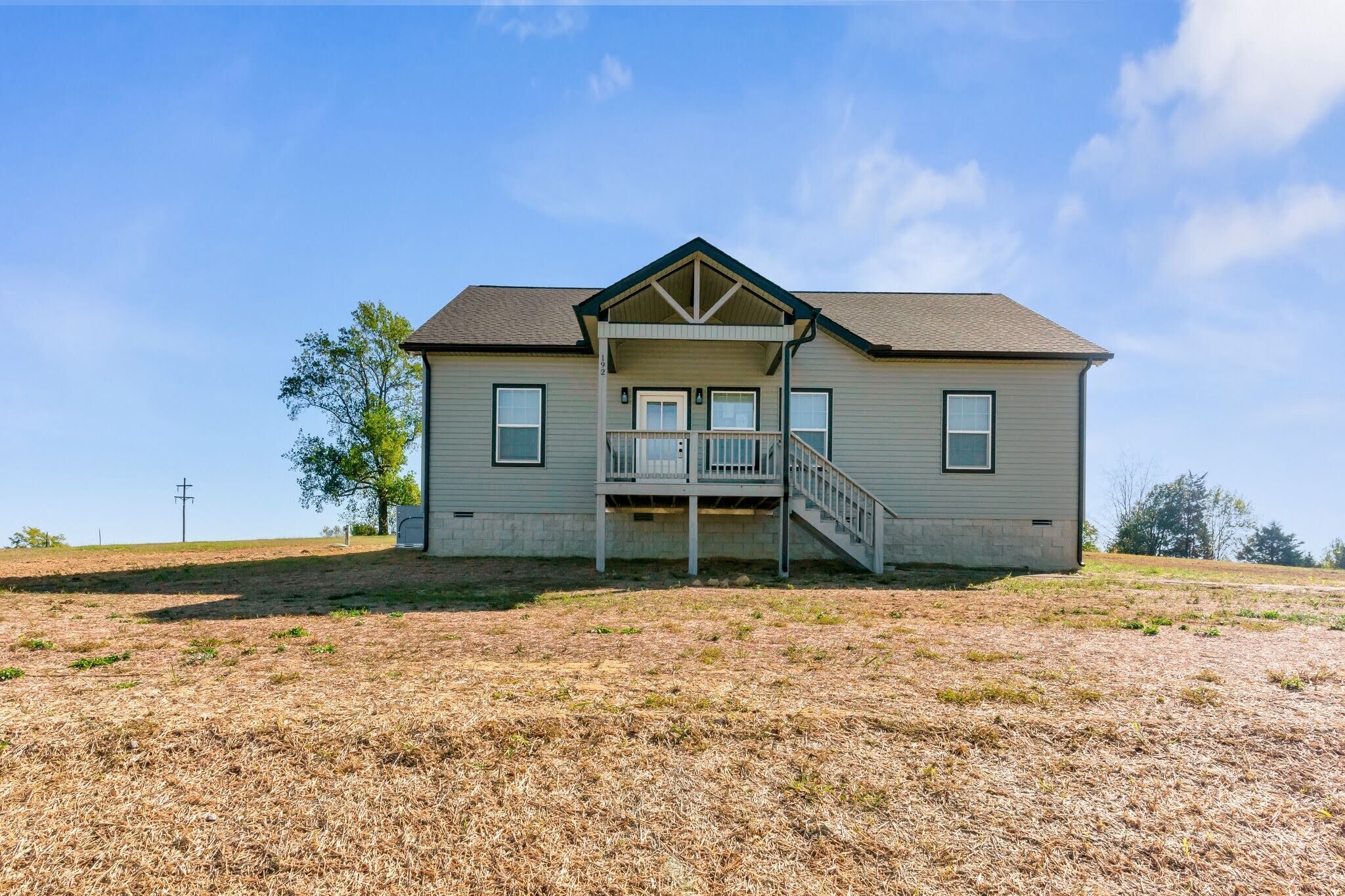 192 Amos Cir, Lafayette, TN à vendre Photo principale– Image 1 sur 18