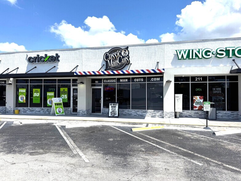 211 E Michigan St, Orlando, FL à louer - Photo de l’immeuble – Image 1 sur 3