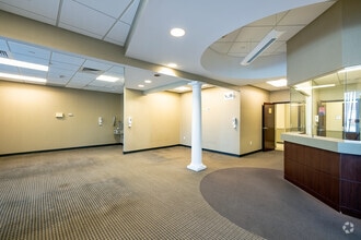 205 Belle Mead Rd, South Setauket, NY à louer Hall d’entrée– Image 2 sur 30