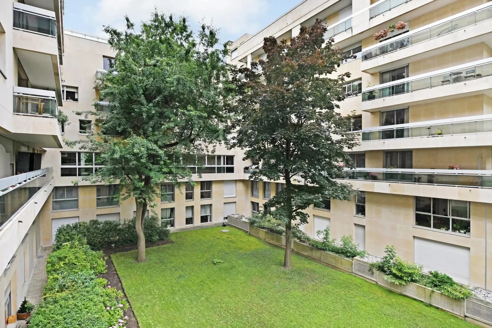 Bureau dans Paris à vendre Photo de l’immeuble– Image 1 sur 6