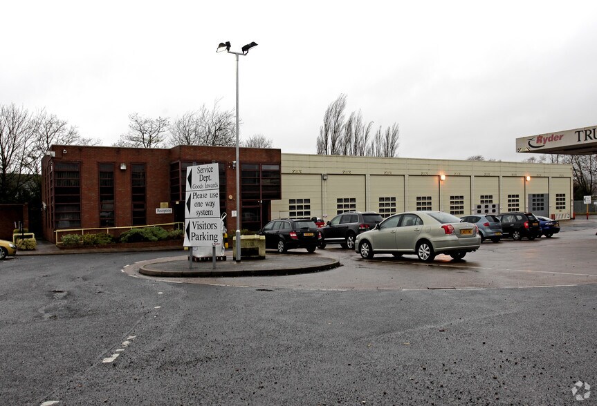 Fairfield Rd, Halesowen à louer - Photo principale – Image 1 sur 2