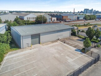 Plus de détails pour Central Trading Estate, Trafford Park, Manchester - Industriel/Logistique à louer