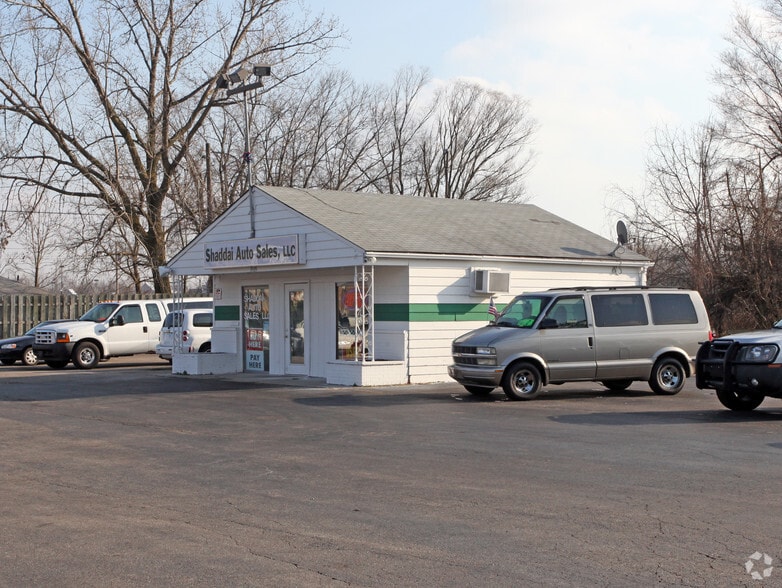 3535-3557 E. Main Street portefeuille de 2 biens à vendre sur LoopNet.fr - Photo principale – Image 3 sur 4