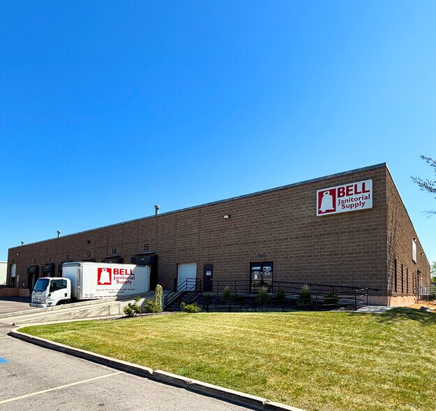 4464 W 2100 S, Salt Lake City, UT à vendre - Photo de l’immeuble – Image 1 sur 1