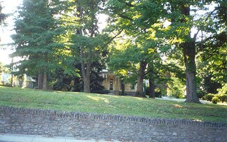 Plus de détails pour 900 Main St, Brookhaven, PA - Logement à vendre