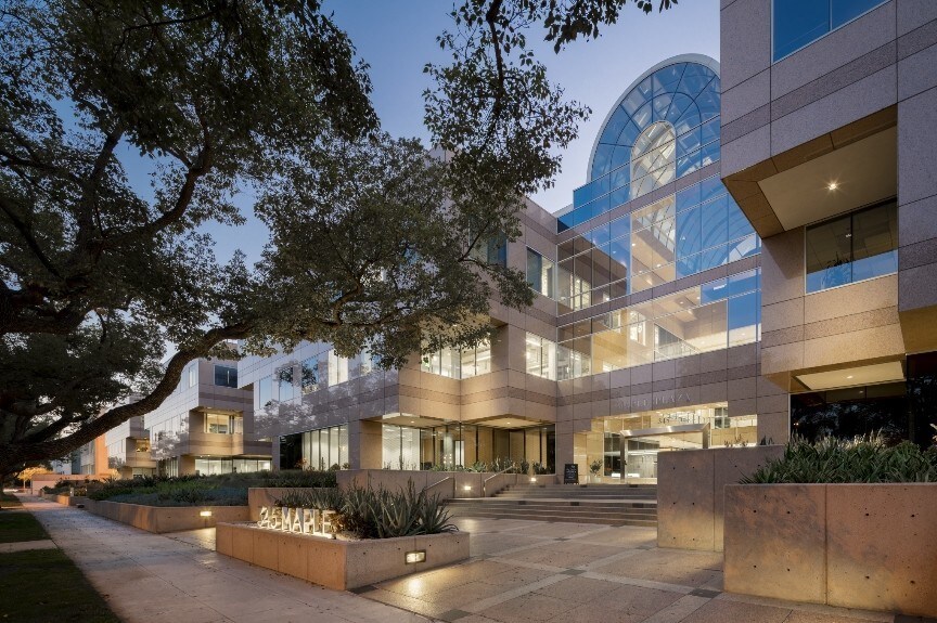 345 N Maple Dr, Beverly Hills, CA à louer - Photo de l’immeuble – Image 3 sur 20