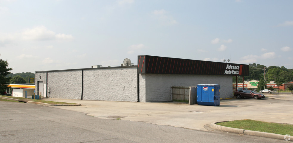 6520-6550 Aaron Aronov Dr, Fairfield, AL à louer - Photo de l’immeuble – Image 2 sur 18