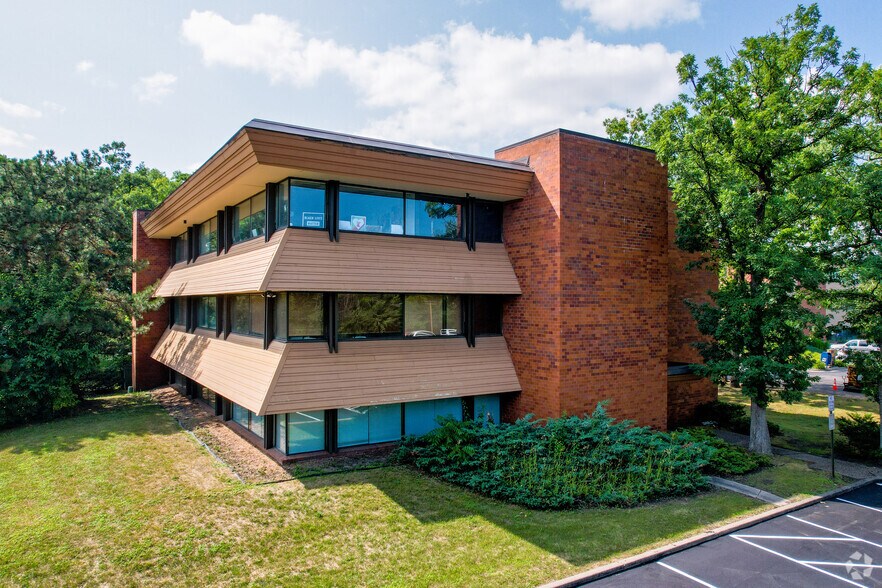 3550 Lexington Ave N, Shoreview, MN à louer - Photo de l’immeuble – Image 3 sur 4