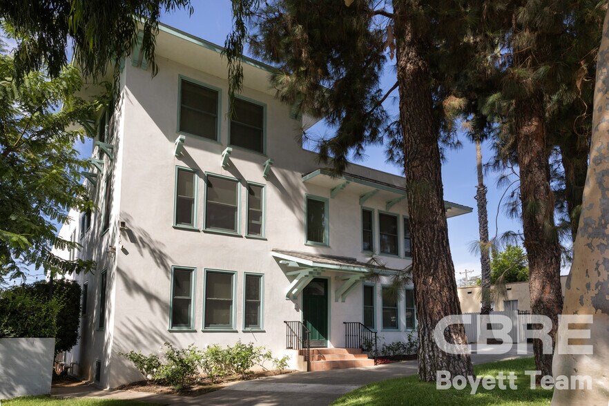 2191 El Sereno Ave, Altadena, CA à vendre - Photo de l’immeuble – Image 2 sur 33