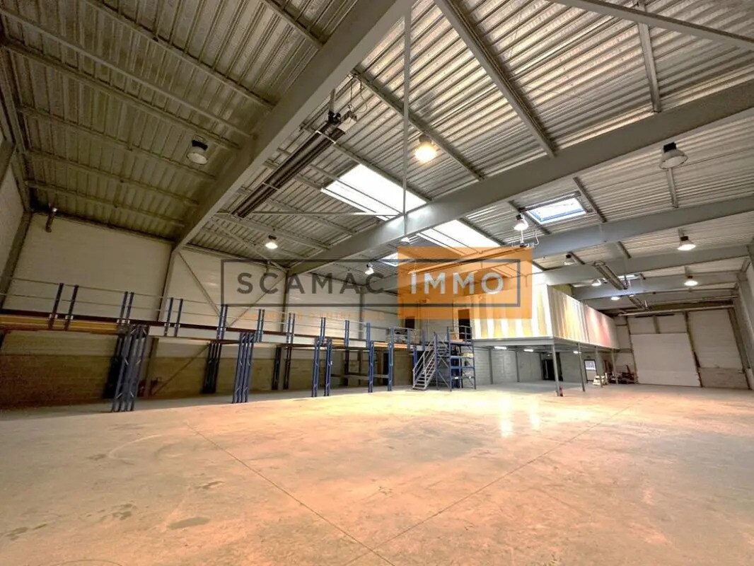 Local d'activités dans Fontenay-Trésigny à vendre Photo de l’immeuble– Image 1 sur 12