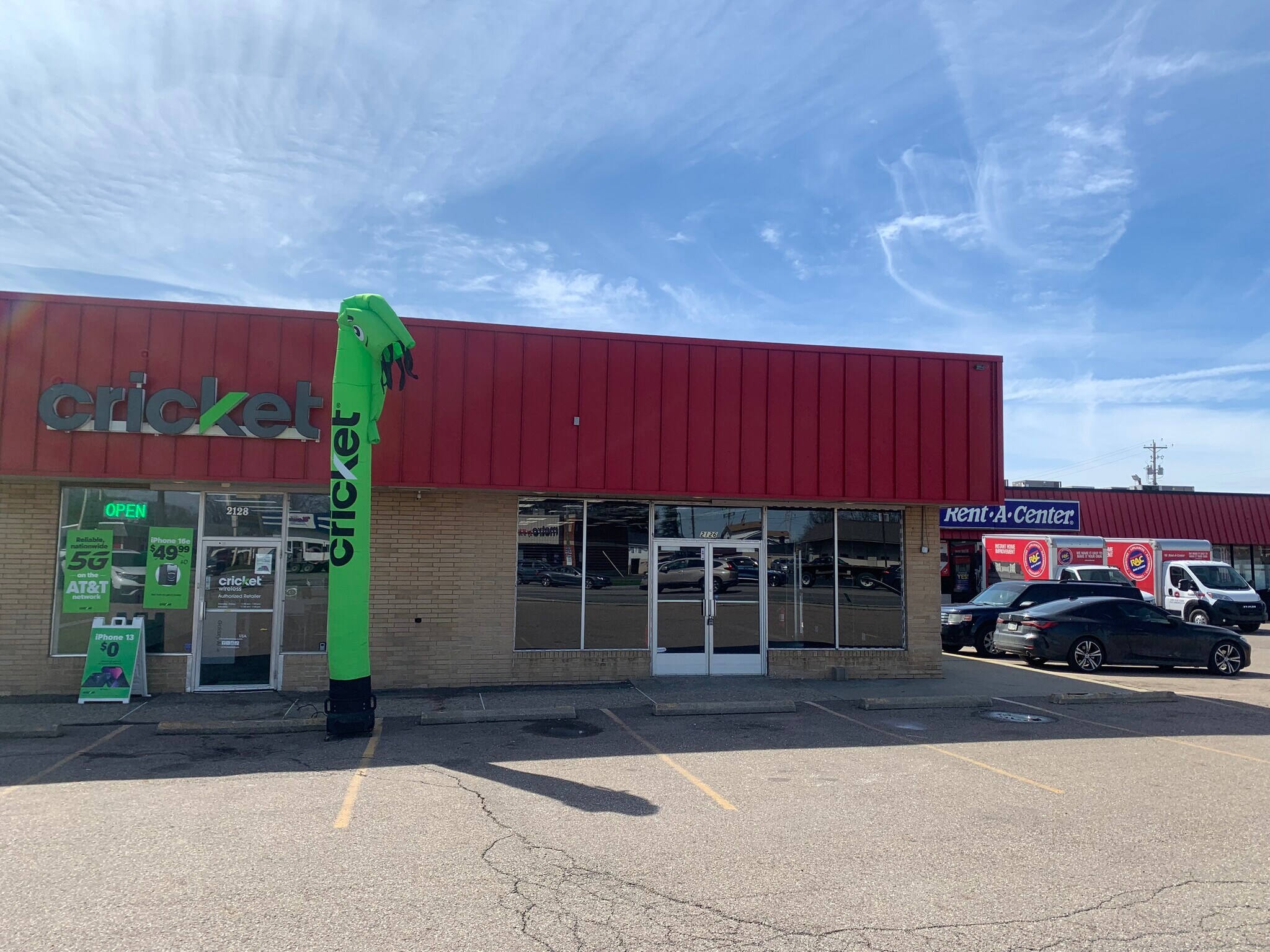 2110-2130 Columbus Rd NE, Canton, OH à louer Photo principale– Image 1 sur 3