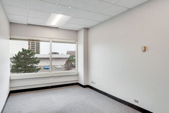 1315 W 22nd St, Oak Brook, IL à louer Photo intérieure– Image 2 sur 8