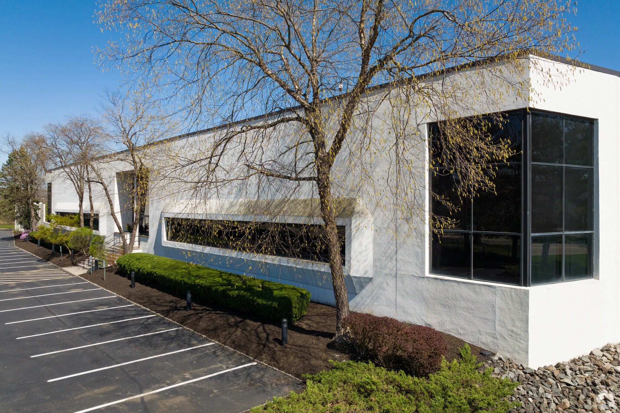 151 Ridgedale Ave, East Hanover, NJ à louer Photo principale– Image 1 sur 6