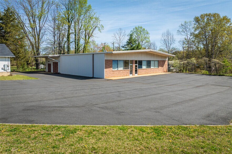 103 Lovelady Rd, Valdese, NC à vendre - Photo de l’immeuble – Image 3 sur 4