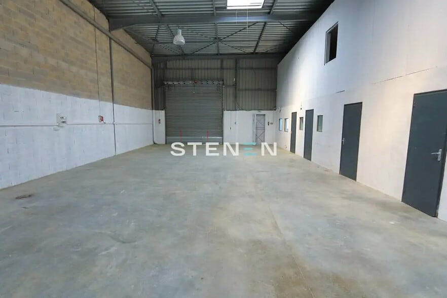 Industriel/Logistique dans Rognac à louer - Photo intérieure – Image 2 sur 5