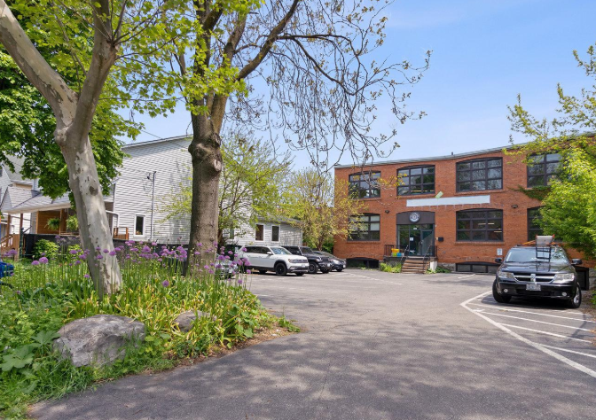 126 Catharine St, Hamilton, ON à vendre - Photo de l’immeuble – Image 3 sur 10