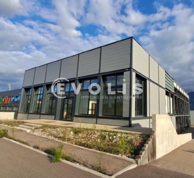 Bureau dans Saint-Ismier à vendre - Photo de l’immeuble – Image 2 sur 3