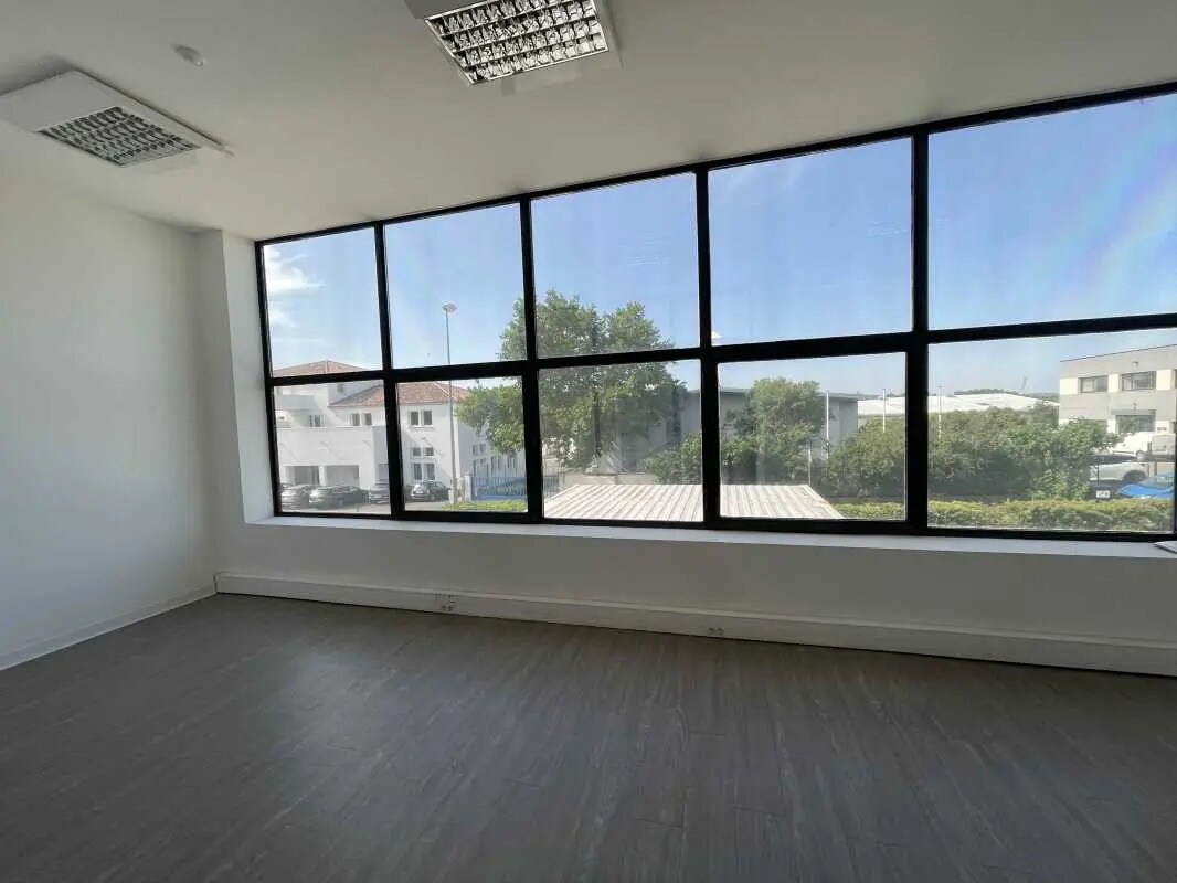 Bureau dans Éguilles à louer Photo intérieure– Image 1 sur 4