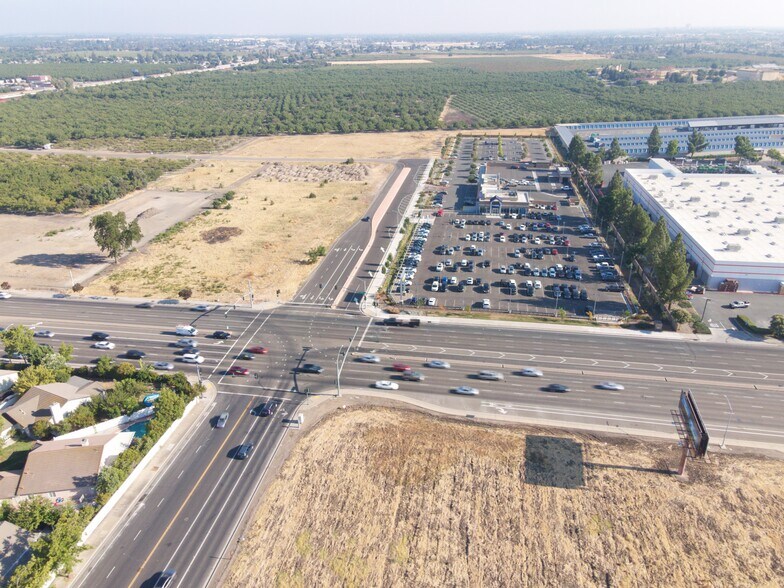 4100 Hammer Ln, Stockton, CA à louer - Photo de l’immeuble – Image 2 sur 6