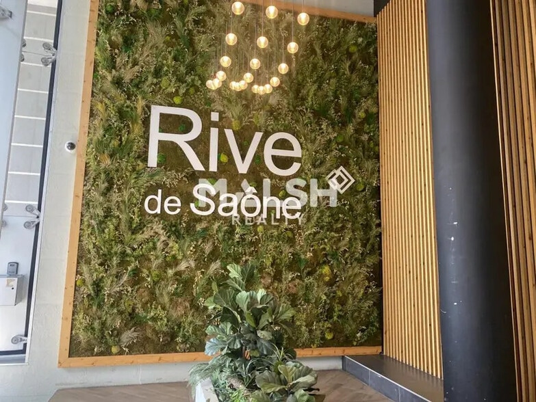 Bureau dans Lyon à louer - Hall d’entrée – Image 3 sur 11
