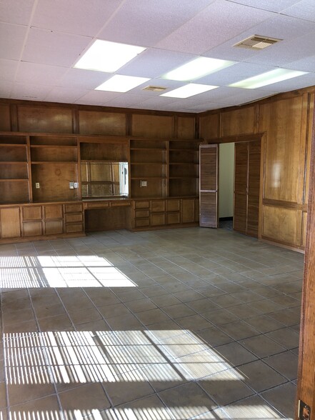 1310 I-10 S, Beaumont, TX à louer - Photo intérieure – Image 3 sur 5