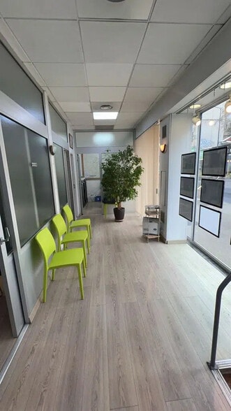 Local commercial dans Les Lilas à vendre - Photo de l’immeuble – Image 1 sur 8