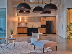 1055 Howell Mill Rd, Atlanta, GA à louer Photo intérieure– Image 1 sur 20