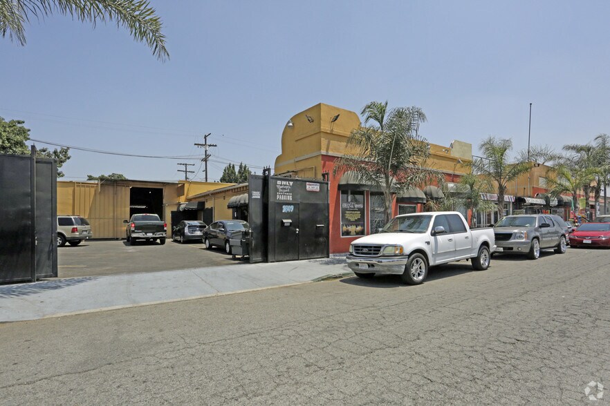 1809-1817 E Slauson Ave, Los Angeles, CA à vendre - Photo de l’immeuble – Image 3 sur 7