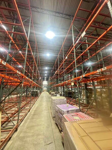 17655 Cumberland Rd, Noblesville, IN à louer - Photo de l’immeuble – Image 2 sur 11