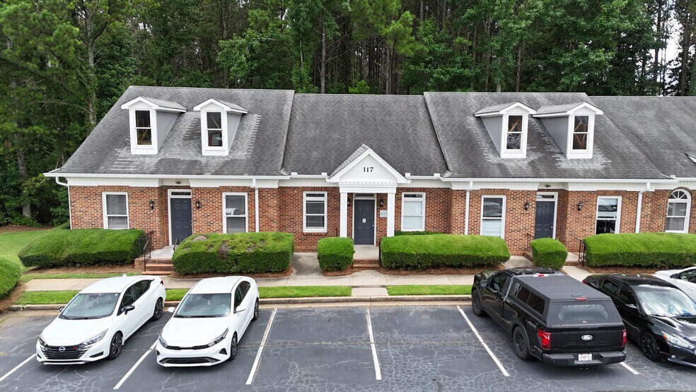 117 Governors Sq, Fayetteville, GA à louer - Photo de l’immeuble – Image 1 sur 27