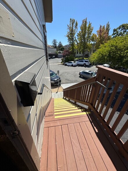 929 Sherman Ave, Novato, CA à louer - Photo de l’immeuble – Image 2 sur 5