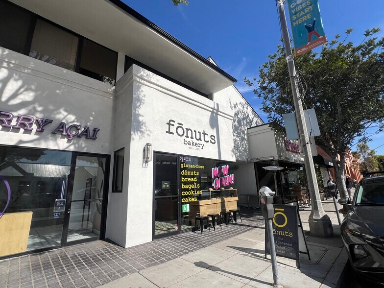 701-715 Montana Ave, Santa Monica, CA à louer - Photo de l’immeuble – Image 3 sur 23