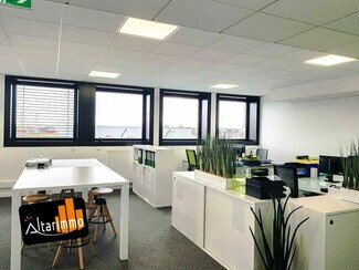 Plus de détails pour 2 Avenue Francois Arago, Chartres - Bureau à louer