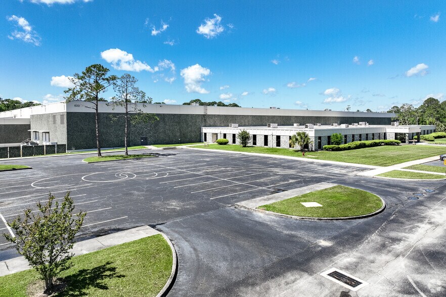 600 Wells Rd, Orange Park, FL à vendre - Photo de l’immeuble – Image 2 sur 7