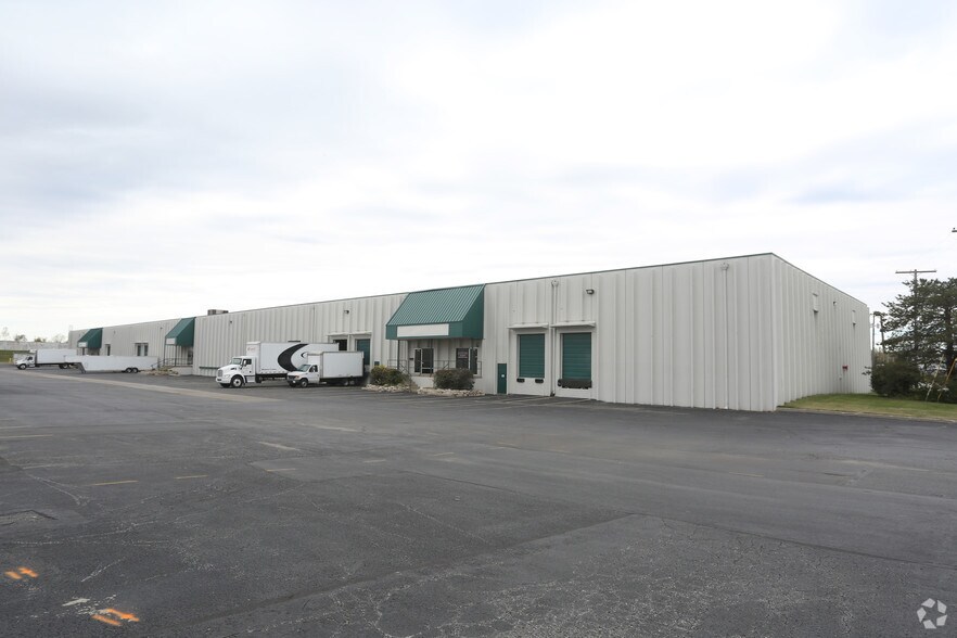 4104-4110 NW Riverside St, Riverside, MO à louer - Photo de l’immeuble – Image 2 sur 6